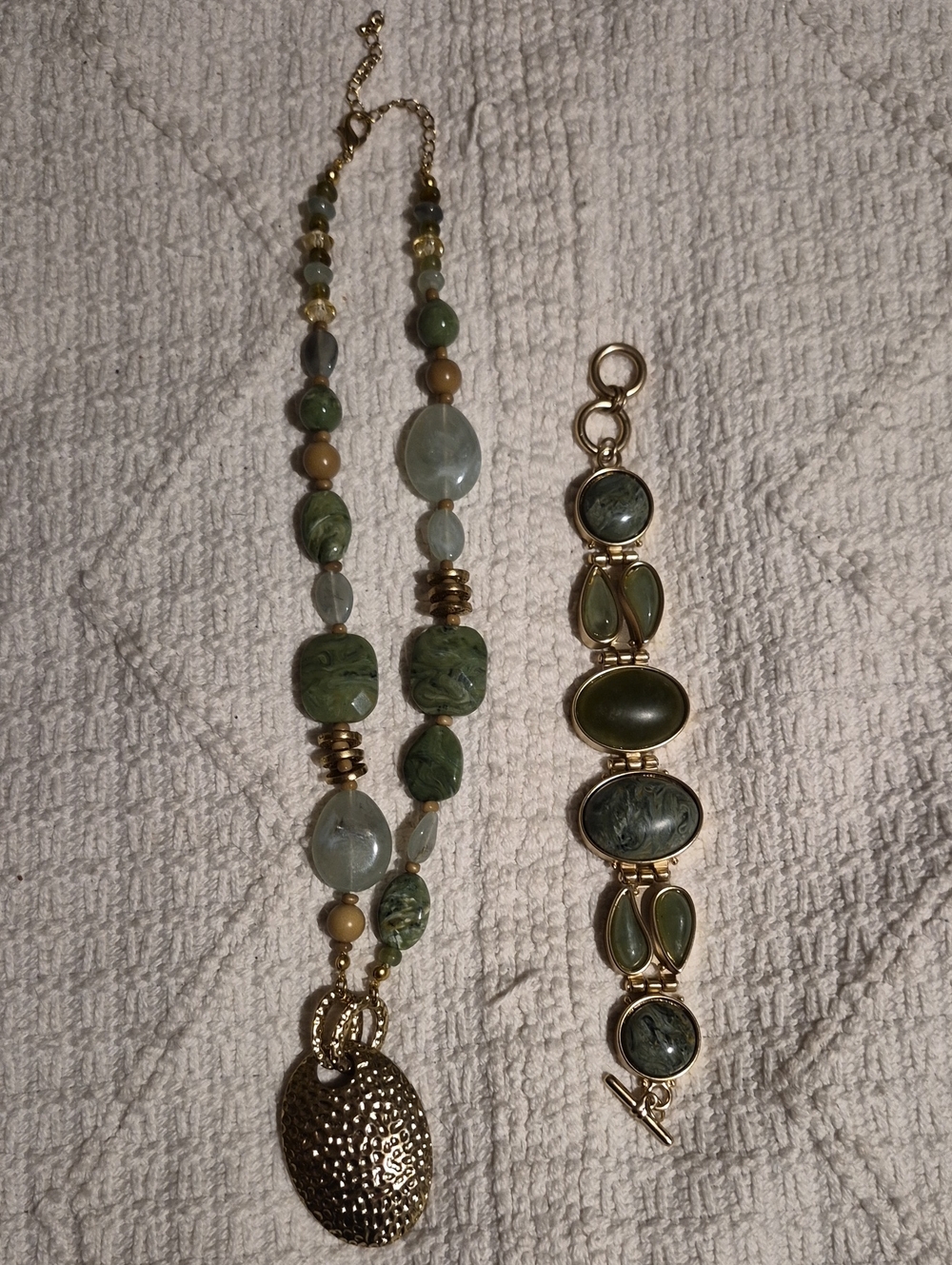 Boho Green Faux Stone Necklace & Bracelet Set Gold Textured Medallion